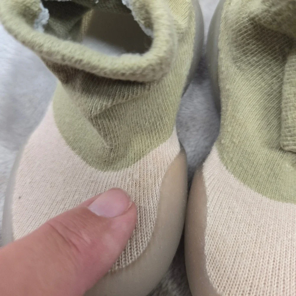 Unbranded Baby Sock Shoes Olive Green Beige Rubber Sole EU 18/19 First Walkers